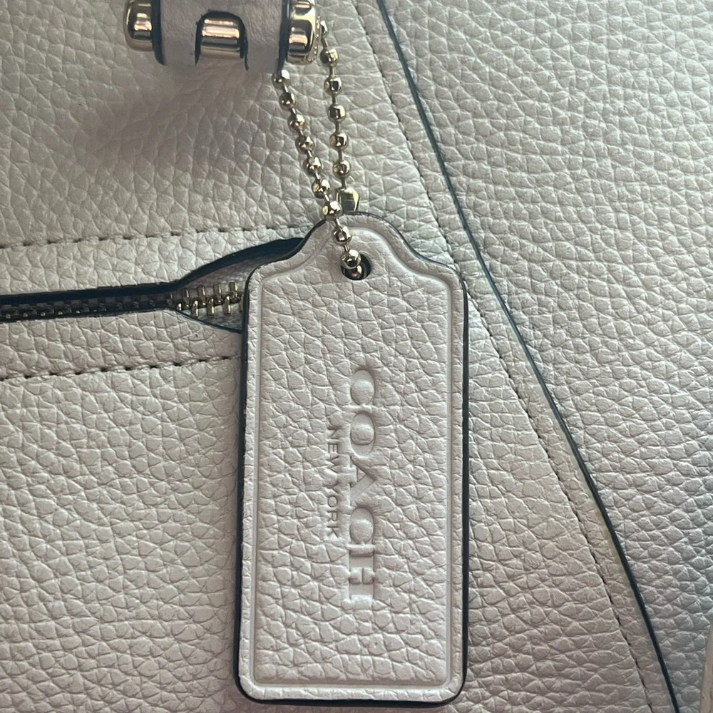 Coach ‼️‼️LIKE NEW ‼️‼️‼️pebbled leather Cream Crossbody Bag with Straps♥️♥️♥️ - Picture 6 of 17